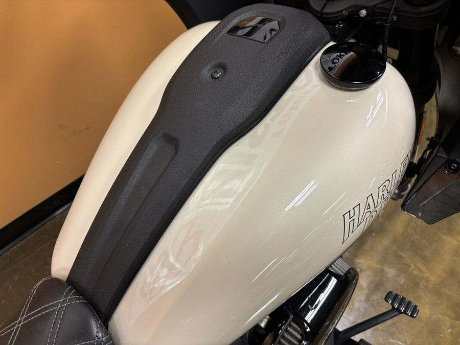 FXLRST 2023 Low Rider® ST