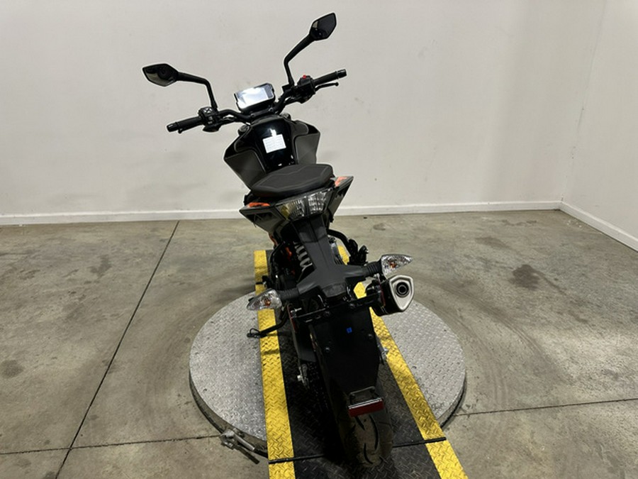 2023 KTM Duke 390