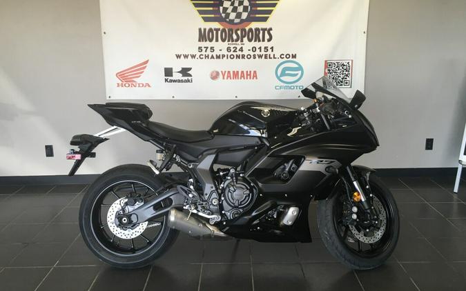 YZF-R7