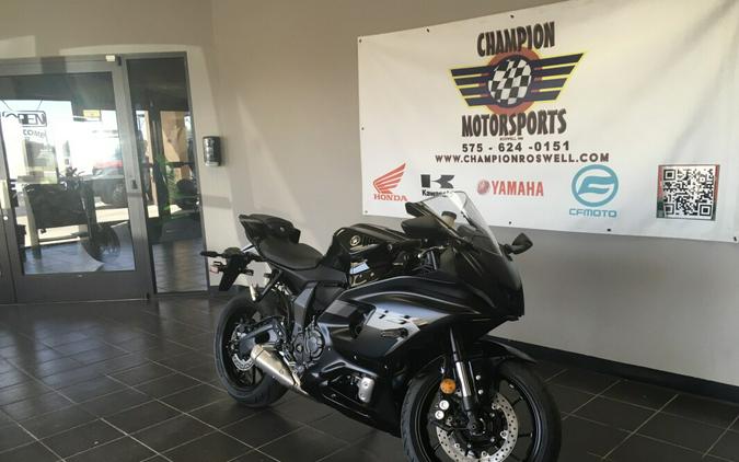 YZF-R7