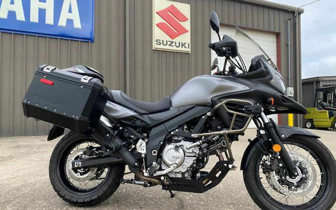 2015 Suzuki V-Strom 650 XT ABS GRAY WITH 2" BAR RISERS, HAND GUARDS, TOUR WINDSCREEN, ALUMINUM SADDLEBAGS,ACC PO