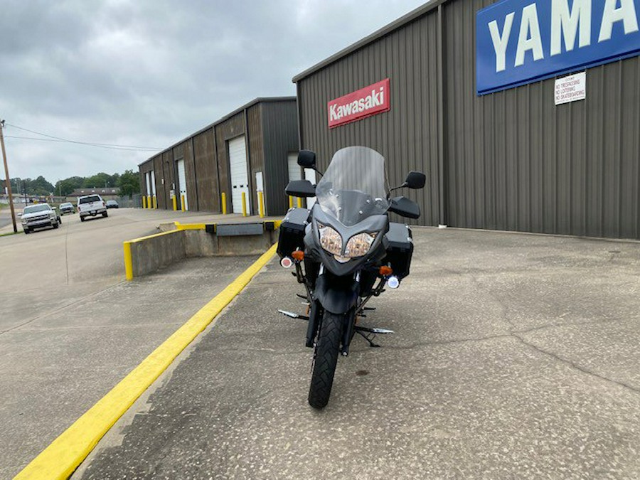 2015 Suzuki V-Strom 650 XT ABS GRAY WITH 2" BAR RISERS, HAND GUARDS, TOUR WINDSCREEN, ALUMINUM SADDLEBAGS,ACC PO