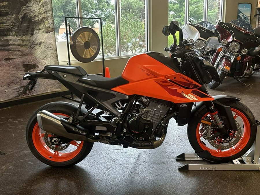 2024 KTM Duke 990