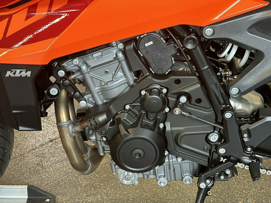 2024 KTM Duke 990