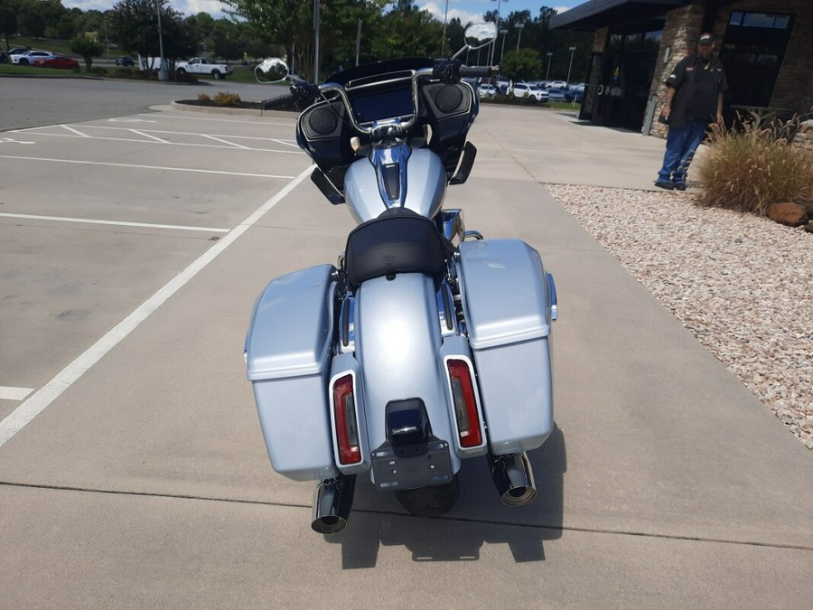 2025 Harley-Davidson® Road Glide® Atlas Silver Metallic