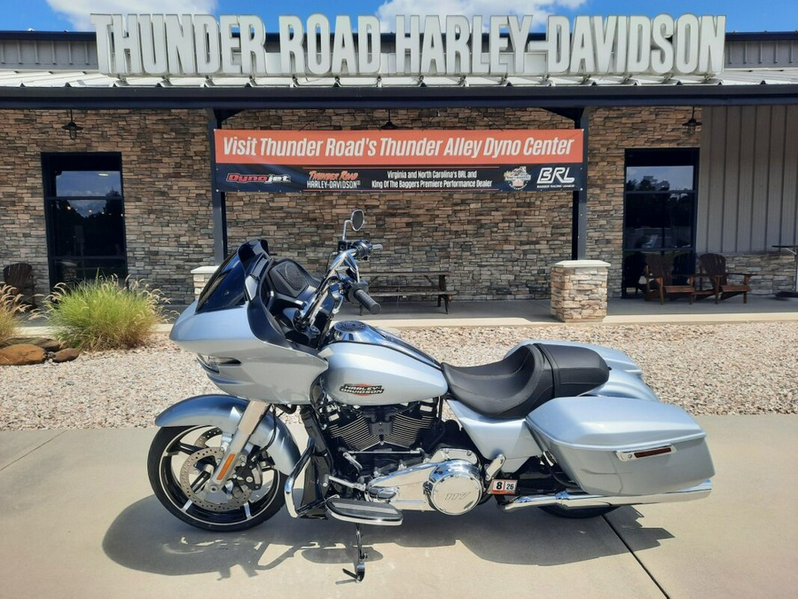 2025 Harley-Davidson® Road Glide® Atlas Silver Metallic