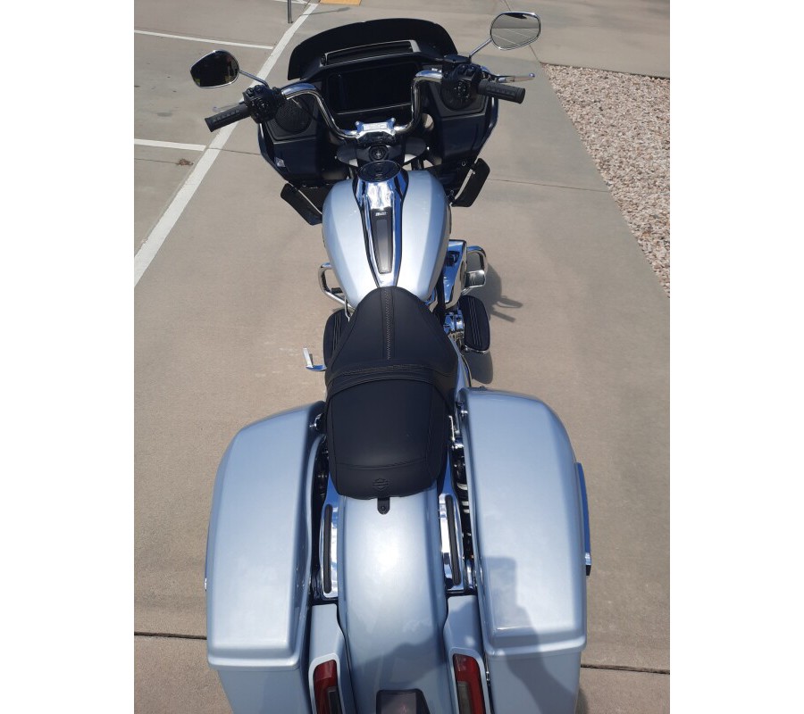 2025 Harley-Davidson® Road Glide® Atlas Silver Metallic