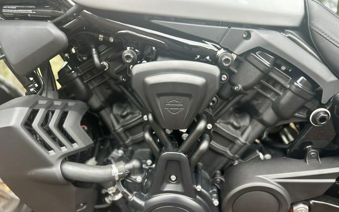 RH975S 2025 Nightster™ Special