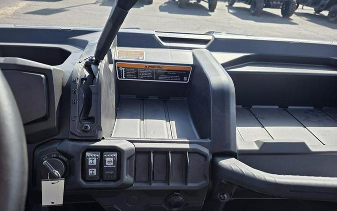2026 Can-Am® Defender MAX DPS HD9 Stealth Black