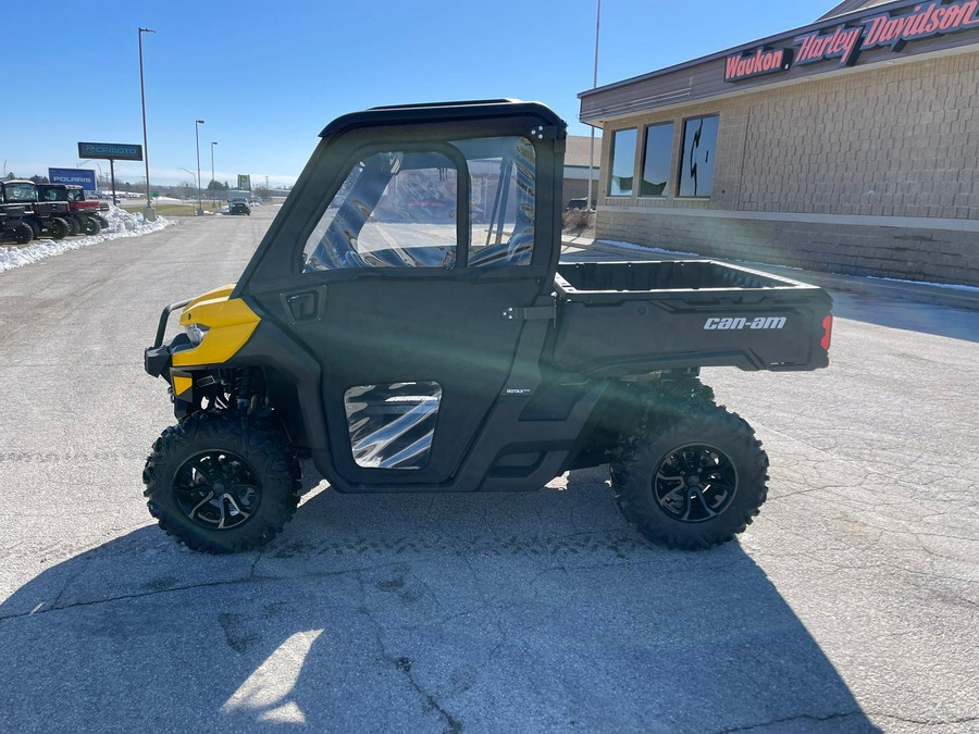 2017 Can-Am Defender DPS HD8