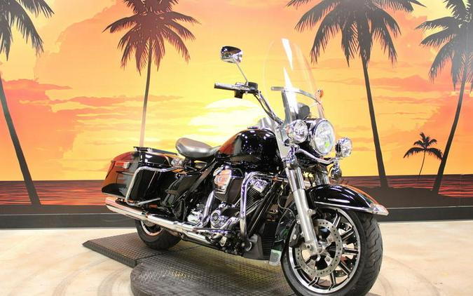 2022 Harley-Davidson® FLHP