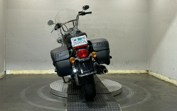Harley-Davidson® Heritage Classic 114 2022 Vivid Black (Black Finish w/Cast Wheels)