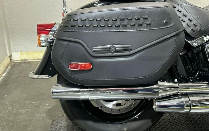 Harley-Davidson® Heritage Classic 114 2022 Vivid Black (Black Finish w/Cast Wheels)
