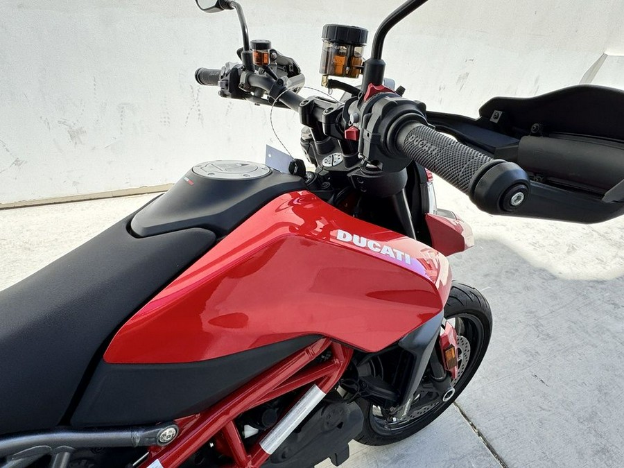 2022 Ducati Hypermotard 950 Ducati Red