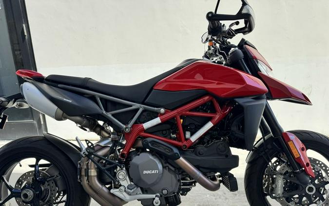 2022 Ducati Hypermotard 950 Ducati Red