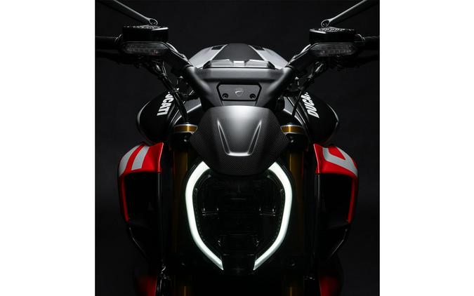 2026 Ducati Diavel V4 RS