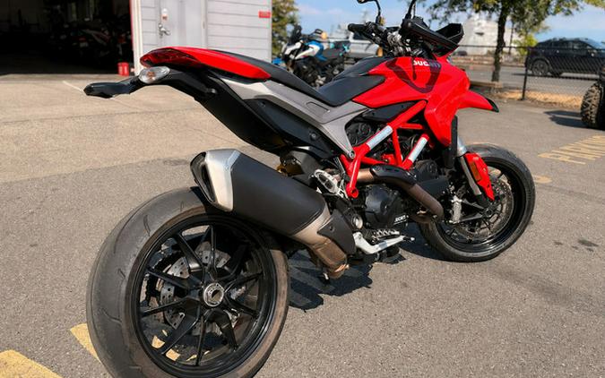 2016 Ducati Hypermotard 939 Red