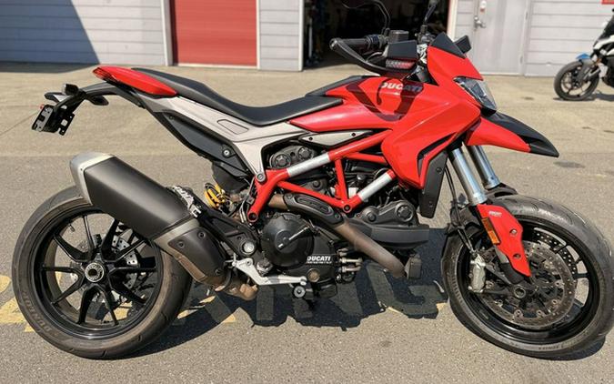 2016 Ducati Hypermotard 939 Red