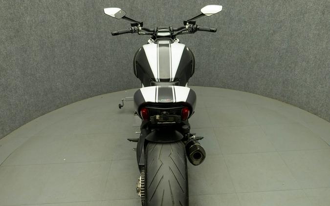 2015 DUCATI DIAVEL CARBON WHITE W/ABS