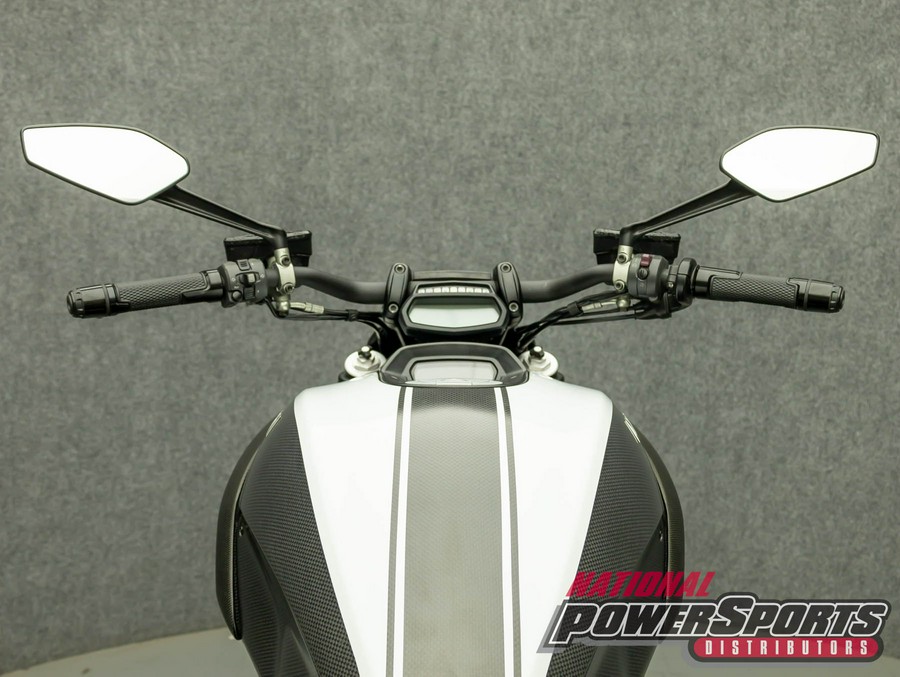 2015 DUCATI DIAVEL CARBON WHITE W/ABS