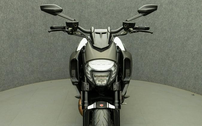 2015 DUCATI DIAVEL CARBON WHITE W/ABS