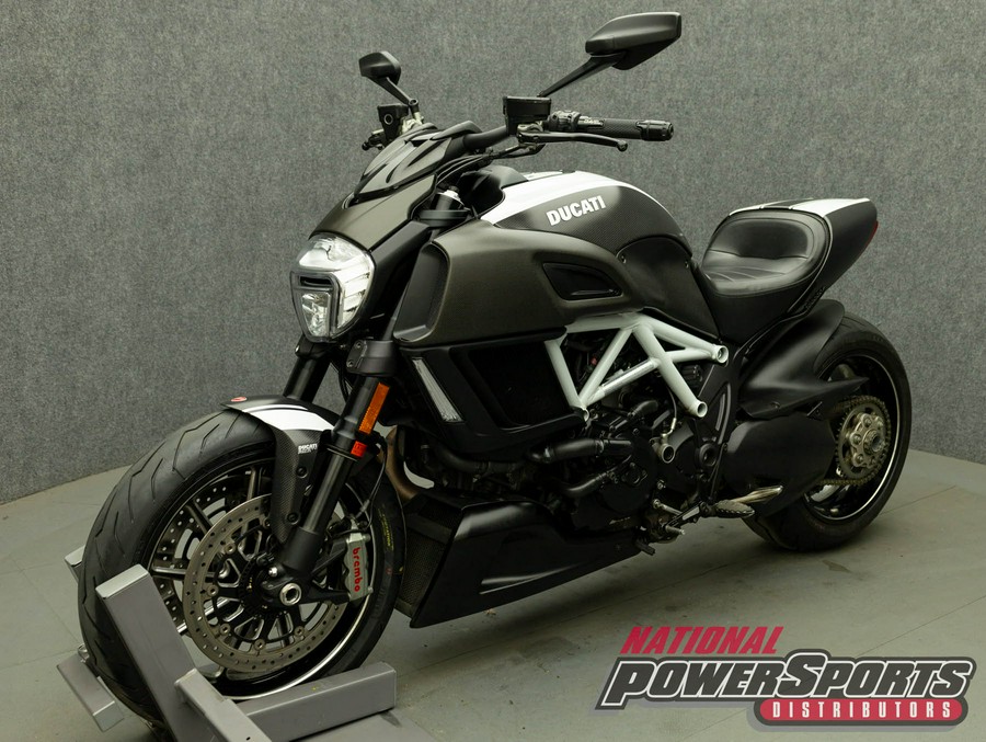 2015 DUCATI DIAVEL CARBON WHITE W/ABS