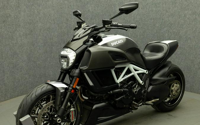 2015 DUCATI DIAVEL CARBON WHITE W/ABS