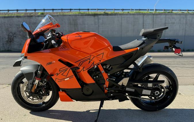2026 KTM RC 990 R