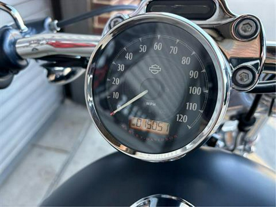 2016 Harley-Davidson 1200 Custom