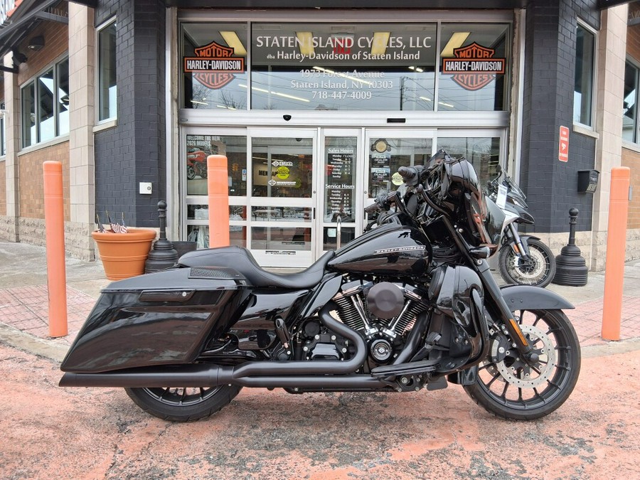2018 Harley-Davidson® Street Glide® Special Vivid Black