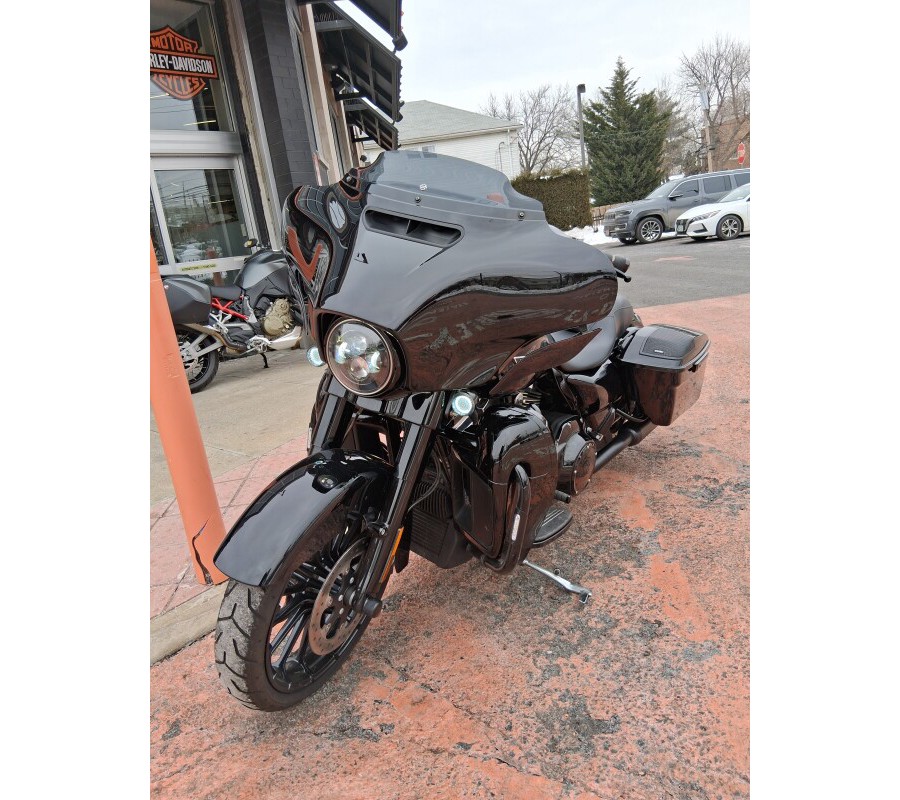 2018 Harley-Davidson® Street Glide® Special Vivid Black