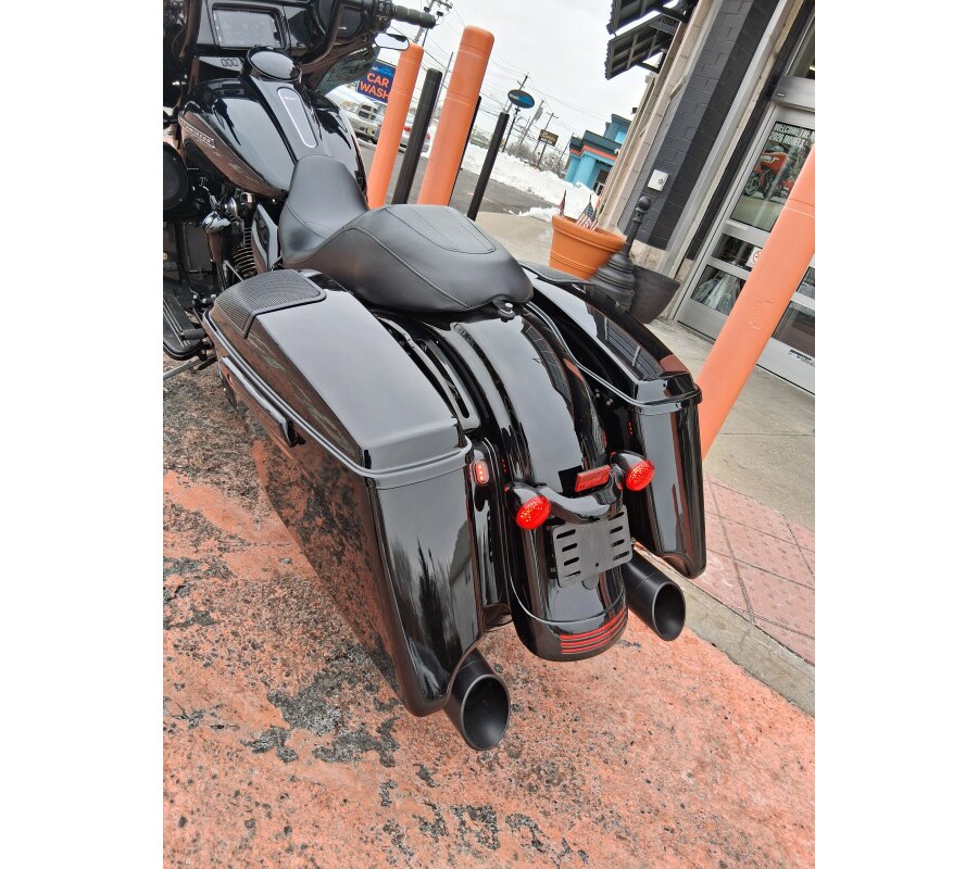 2018 Harley-Davidson® Street Glide® Special Vivid Black