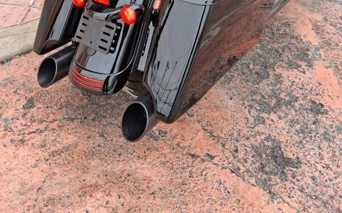 2018 Harley-Davidson® Street Glide® Special Vivid Black