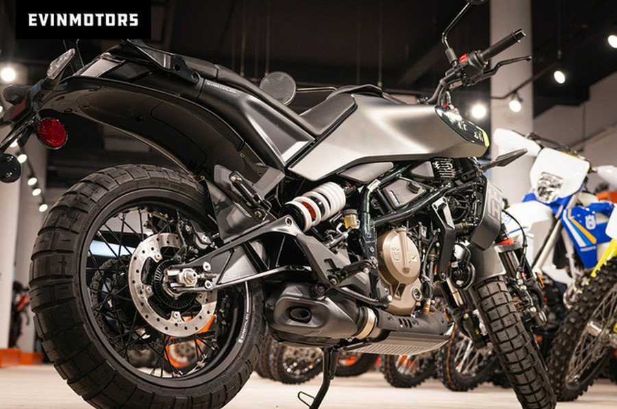 2024 Husqvarna Motorcycles SVARTPILEN 401