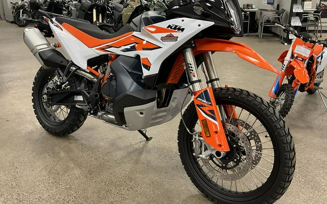 2023 KTM Adventure 890 R