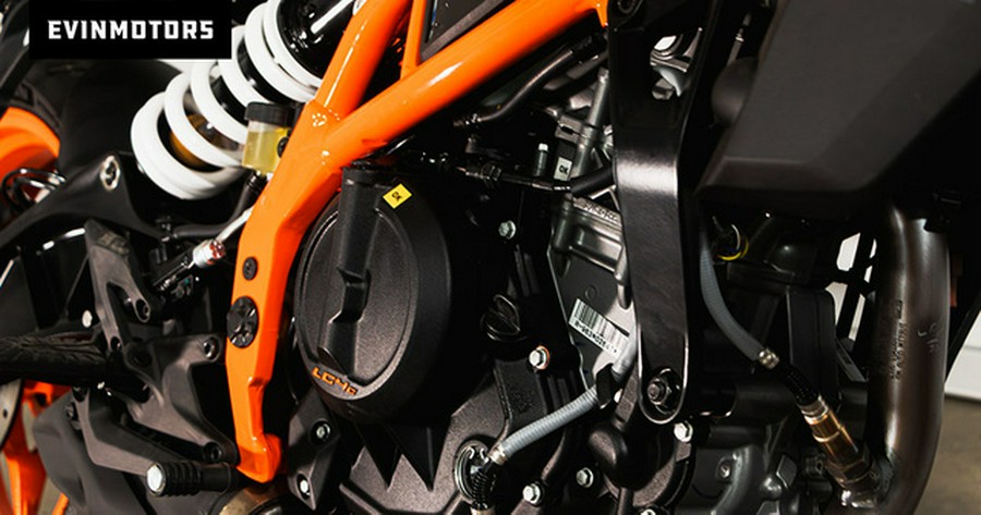 2025 KTM Duke 390