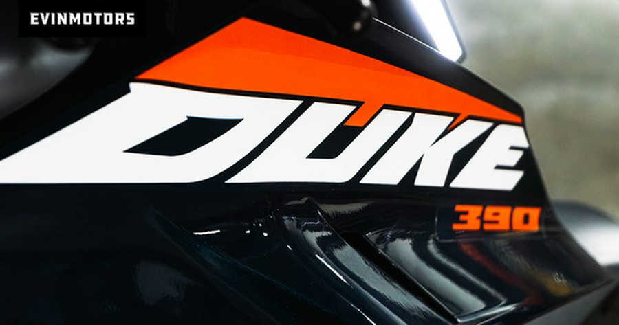 2025 KTM Duke 390