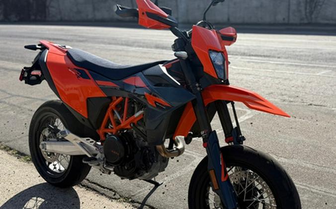 2026 KTM SMC 690 R