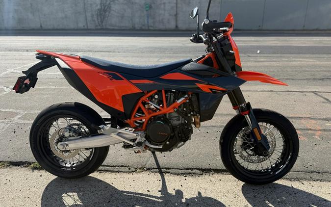 2026 KTM SMC 690 R
