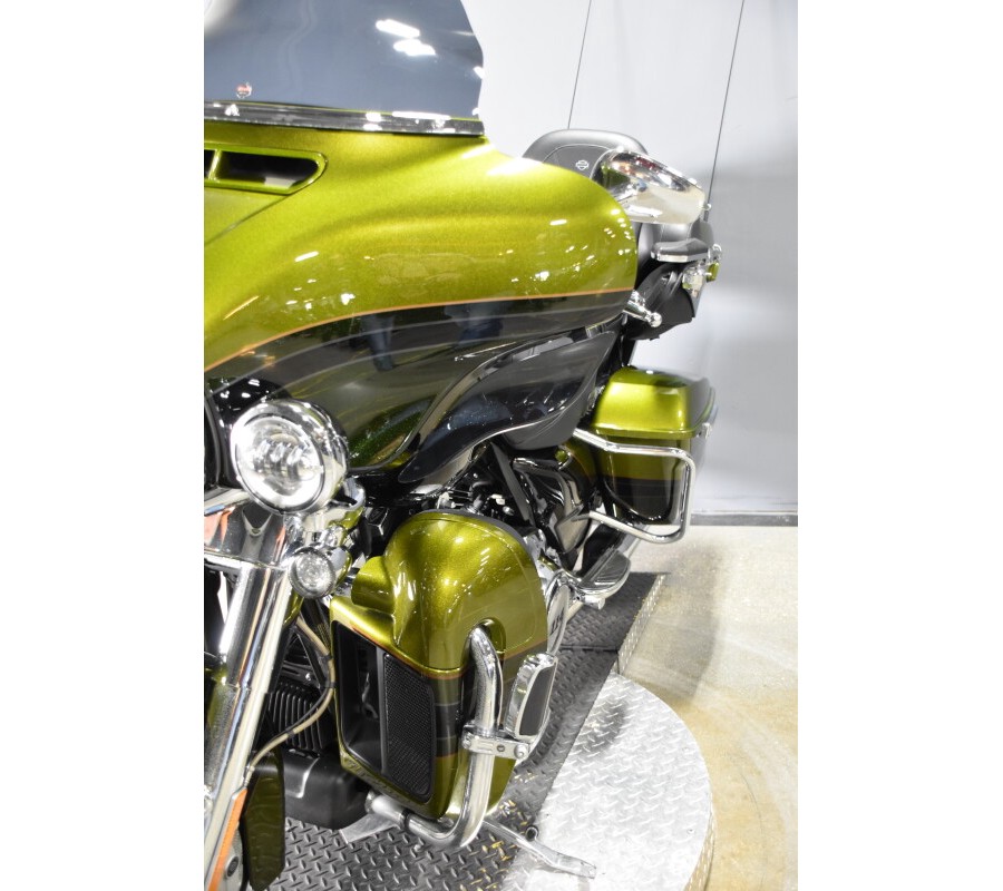 2017 Harley-Davidson CVO Limited FLHTKSE