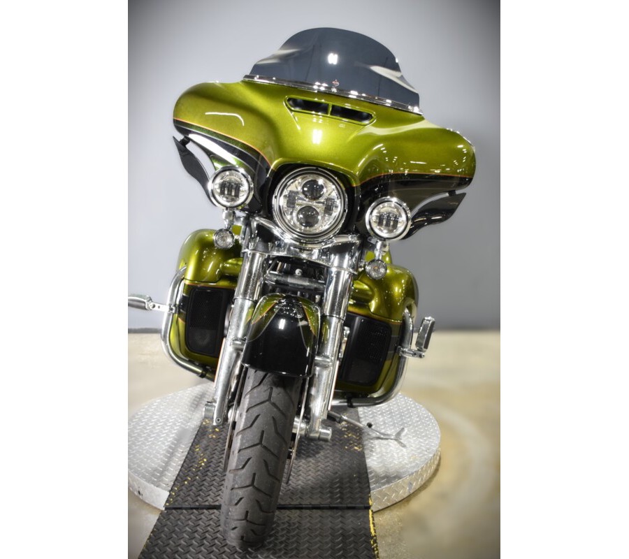 2017 Harley-Davidson CVO Limited FLHTKSE