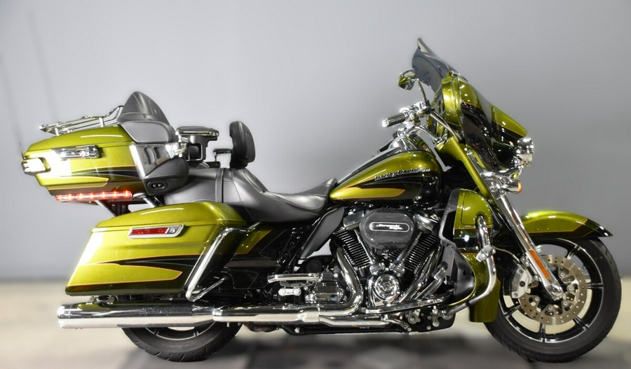 2017 Harley-Davidson CVO Limited FLHTKSE