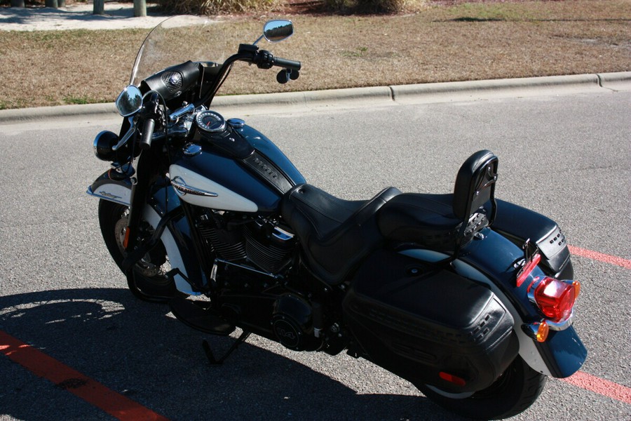 2019 Harley-Davidson® FLHCS Heritage Classic 114