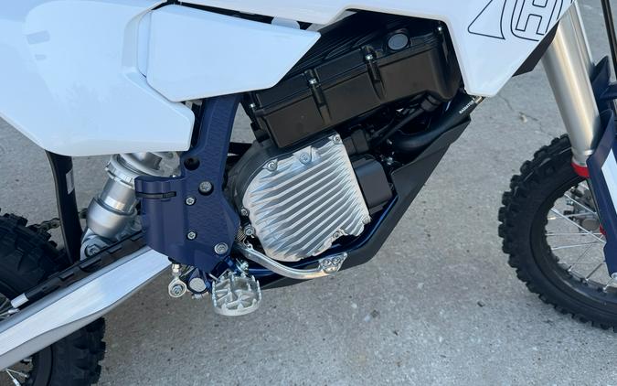 2027 Husqvarna EE 5
