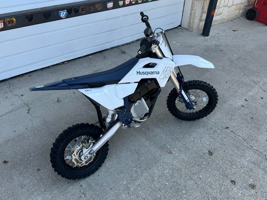 2027 Husqvarna EE 5
