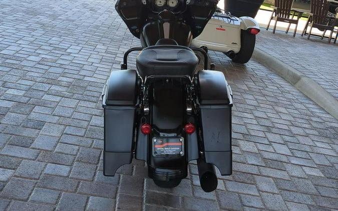 2011 Harley-Davidson® FLTRX - Road Glide® Custom