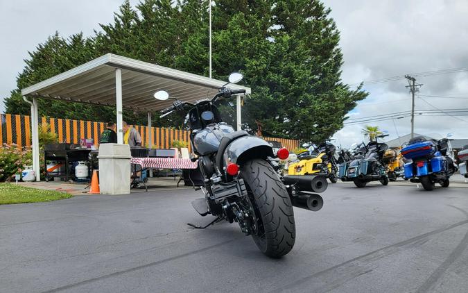 2023 Indian Motorcycle Sport Chief Stealth Gray