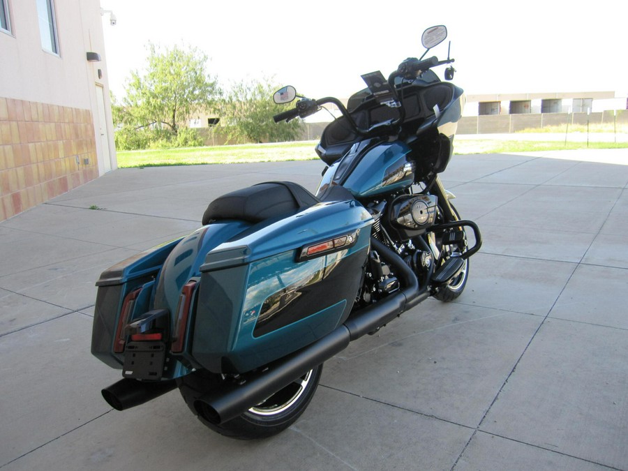 2026 Harley-Davidson Road Glide TEAL THUNDR/BLK W/ PINSTRIP