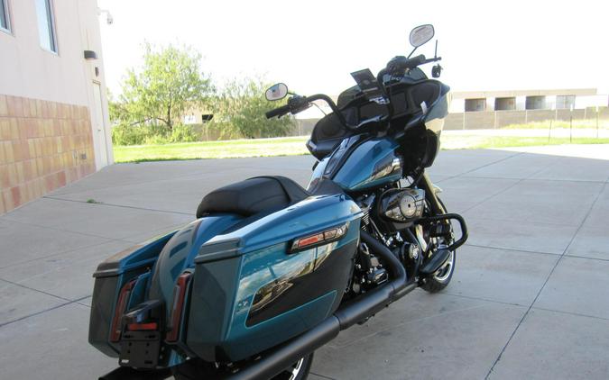 2026 Harley-Davidson Road Glide TEAL THUNDR/BLK W/ PINSTRIP