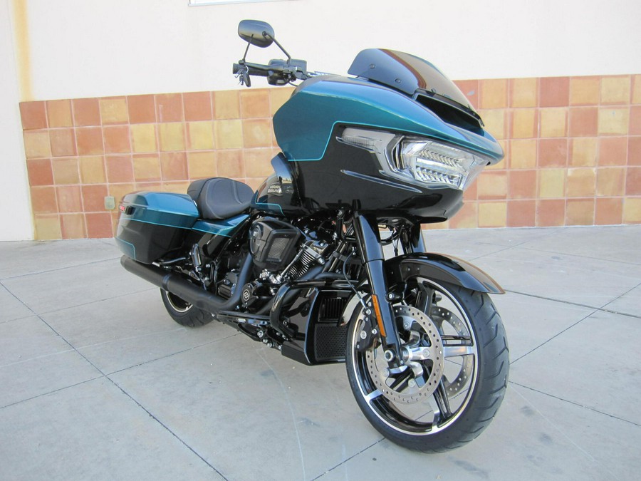 2026 Harley-Davidson Road Glide TEAL THUNDR/BLK W/ PINSTRIP